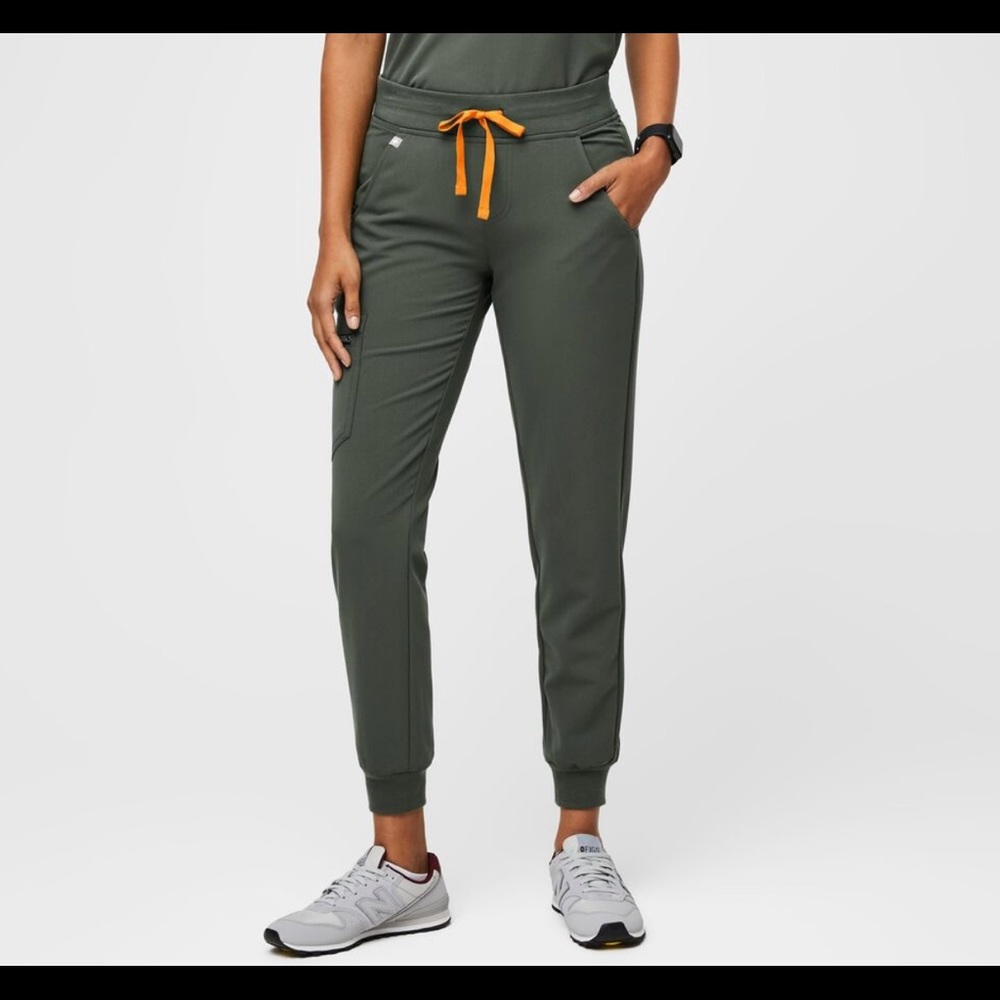 Moss Green Figs Petite XS Zamora Jogger scrub pant